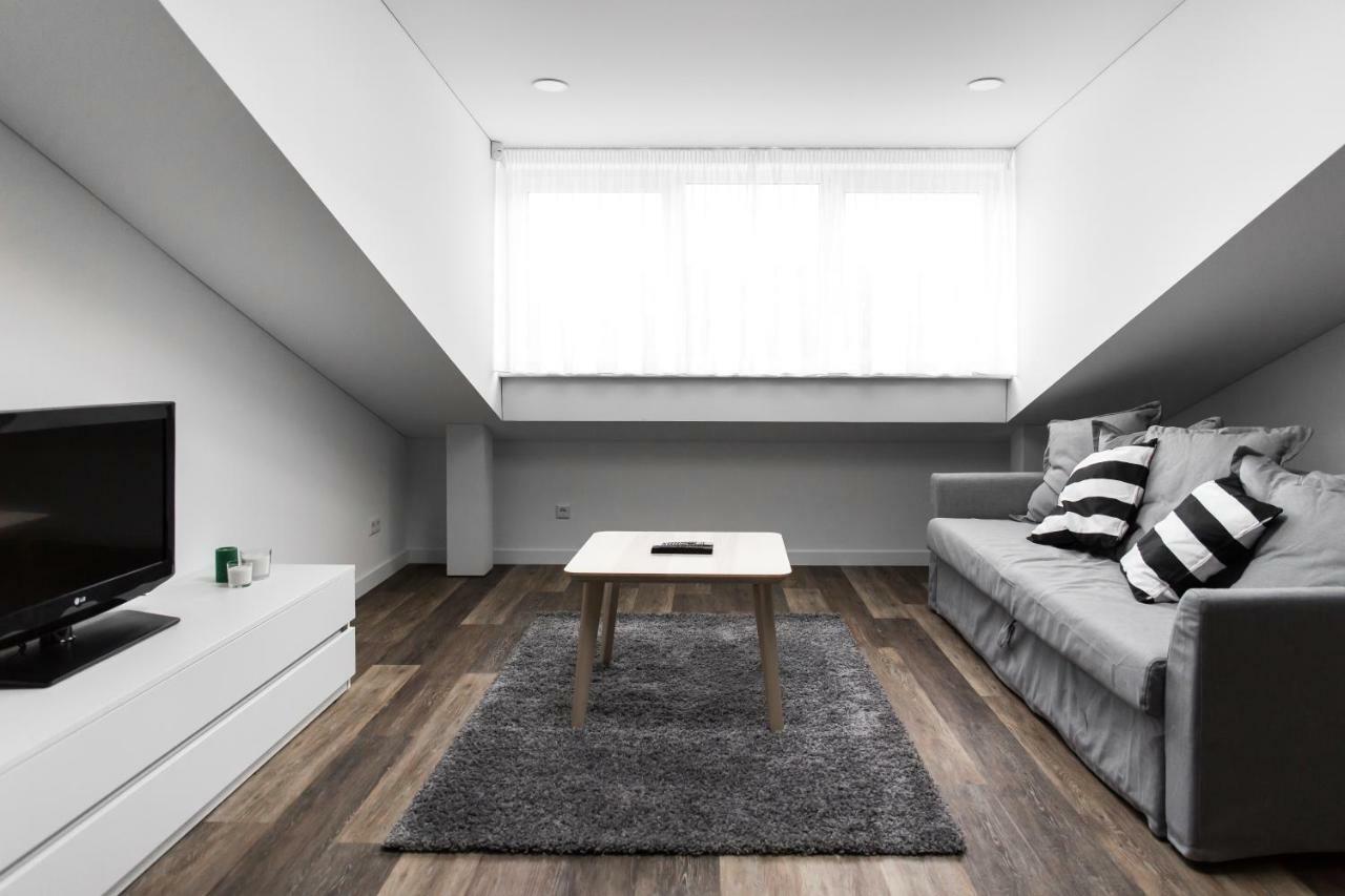 Deluxe Apartments By Hostlovers Kaunas Bagian luar foto